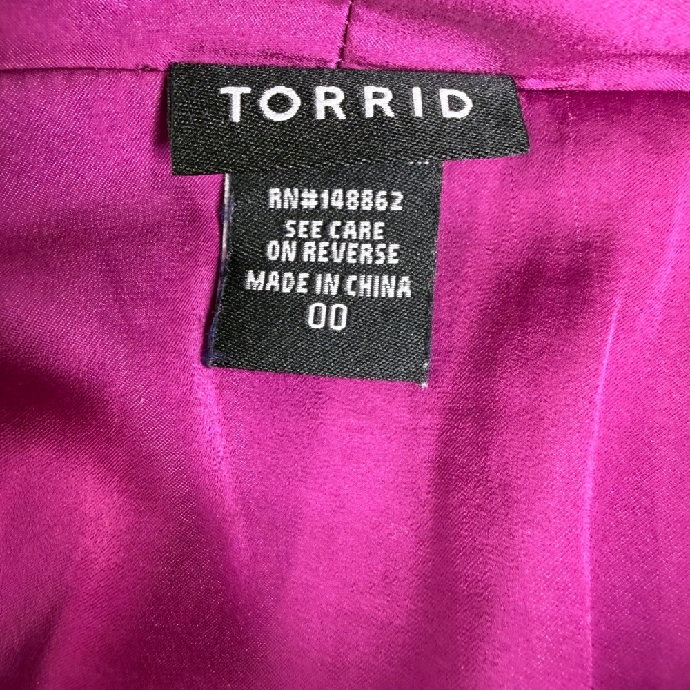 Torrid Womens Magenta Purple Surplice Draped V-Neck Blouse Silky Sexy 00 L - Picture 3 of 13